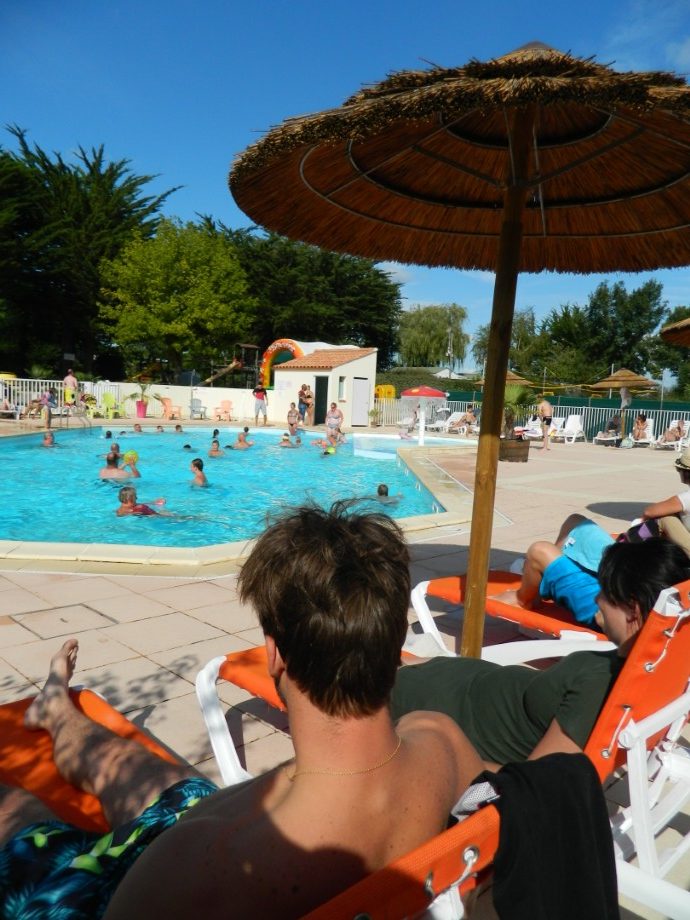 Petit camping avec piscine couverte Vendée