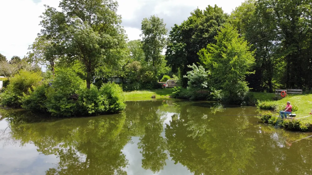 Camping nature avec étang de pêche en vendée
